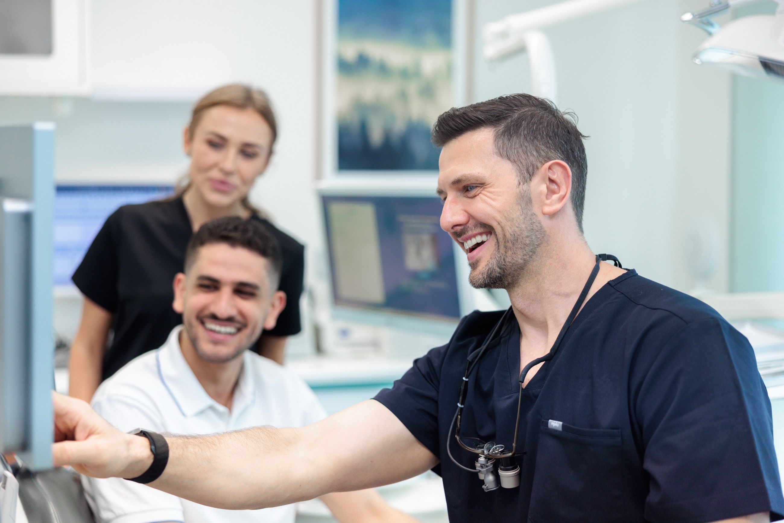 Behandlungsplanung am Bildschirm mit Patient